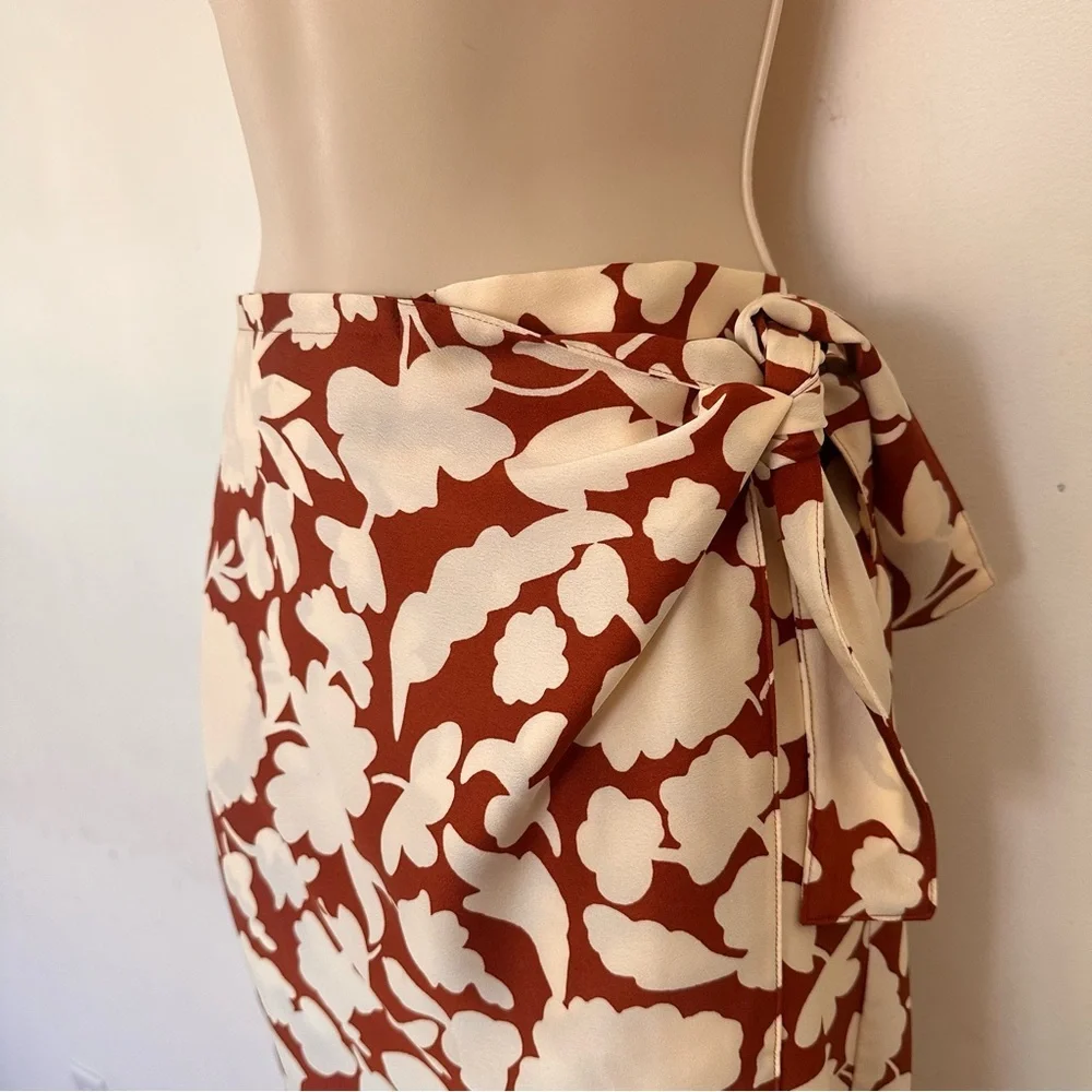 Ann Taylor Factory Cream and Brown Floral Wrap Skirt Size XS - Picture 3 of 11
